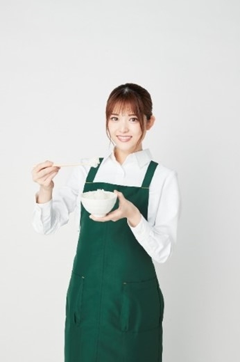 【特設WEBサイト上の松村さんの写真と直筆メッセージ】 2