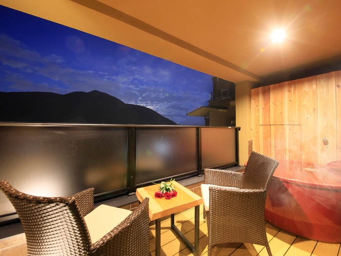 箱根の山々を望む露天風呂付客室(天翠茶寮)