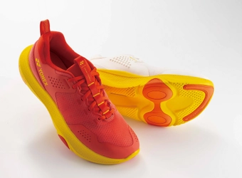 足裏感覚を養い理想的な姿勢へと導く「ポジションガイドポッド」搭載　履くだけでフットワーク向上へ導く新感覚シューズ　「PRIME TRAINER（プライムトレーナー）」　2025年8月下旬より発売