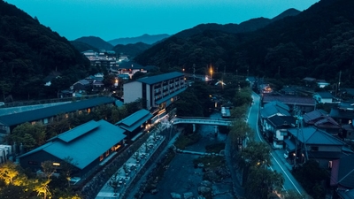 wph4ir671ZRdevaradxY.jpg?w=940&h=940