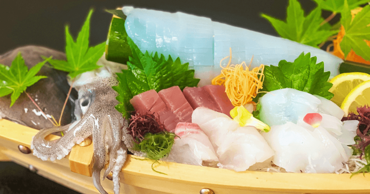 いかの王様＜あおりいか＞を姿造りで！旬の旨みを味わう秋の特別会席を食べ尽くす！／海の京都・夕日ヶ浦温泉「海辺の温泉 食旅 一望館」