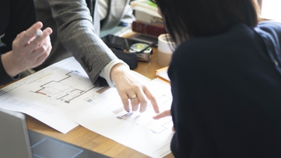 カフェの奥にはリフォーム事業部が併設されており、カフェ時間を楽しみながらお家のリフォーム相談もできます。