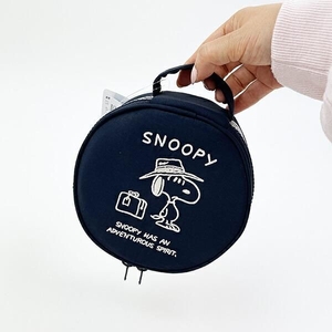スヌーピーのシンプルなコスメポーチ