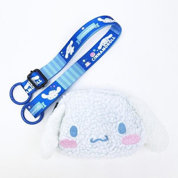 サンリオとトートバッグ専門店「ルートート」のコラボアイテム。コンパクトに収納も可能で、2つの表情が楽しめるショッピングバッグです。