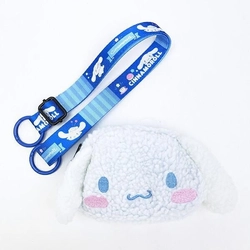 サンリオとトートバッグ専門店「ルートート」のコラボアイテム。コンパクトに収納も可能で、2つの表情が楽しめるショッピングバッグです。