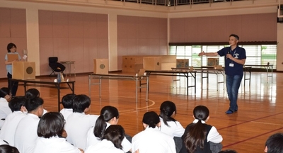 令和8年（2026年）6月に飯塚市立筑穂中学校で実施した特別講義の様子