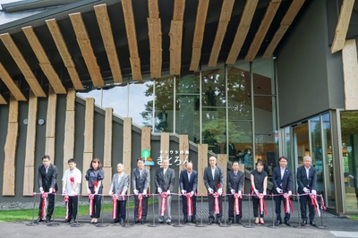 7月19日の関係者内覧会にて、テープカットの様子