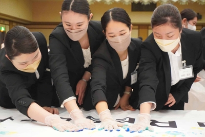 x7jOFjUiZZnsQ8qoVhee.jpg?w=940&h=940