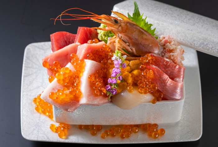 海鮮贅沢タカラ箱　6,380円(税込)