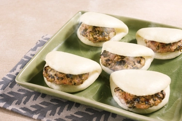 高菜まんじゅうをはじめ、夏季限定商品が勢ぞろい！ 夏のご挨拶に角煮まんじゅうを贈ろう。 ～ 送料キャンペーンも同時開催 ～