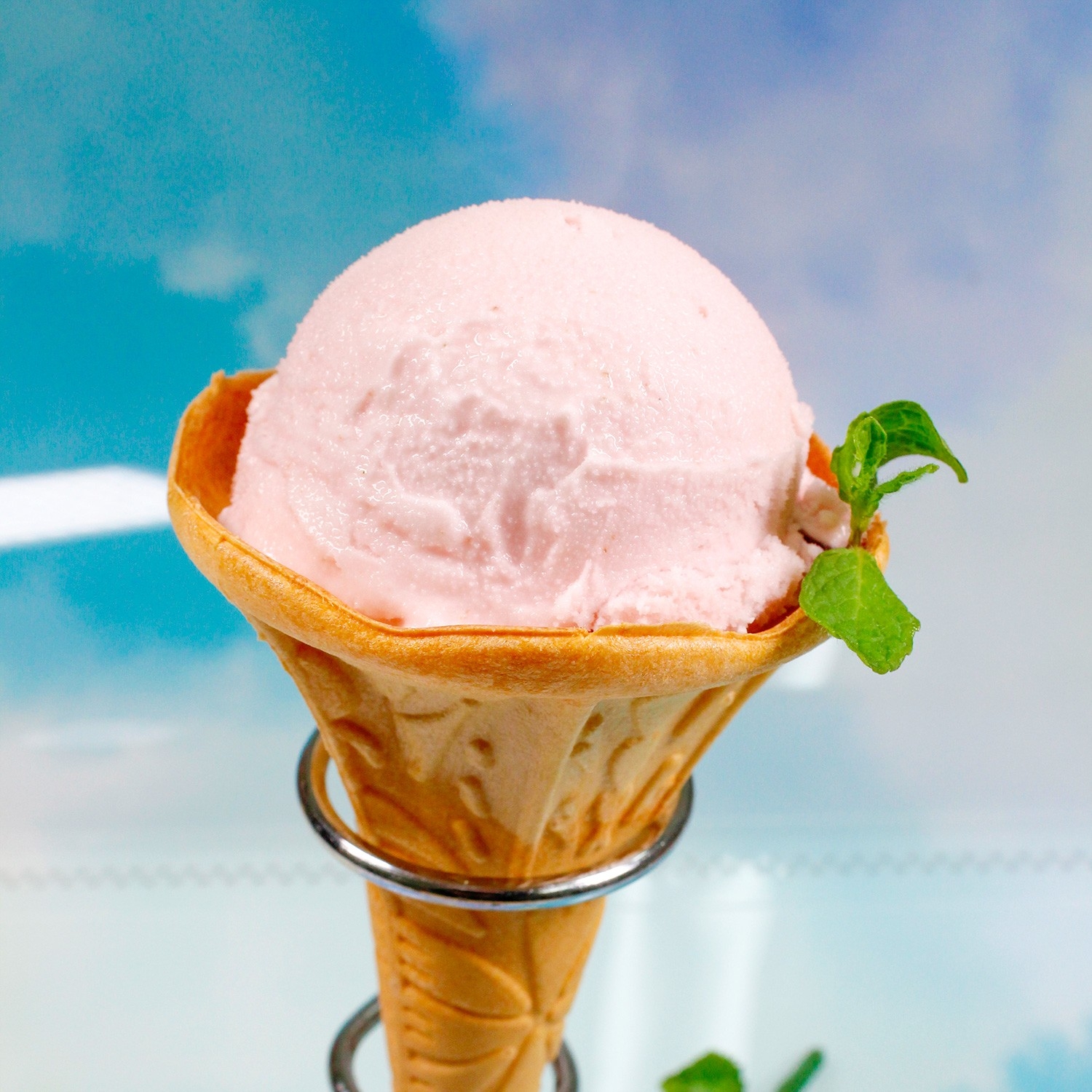 「薔薇のアイス」 600円