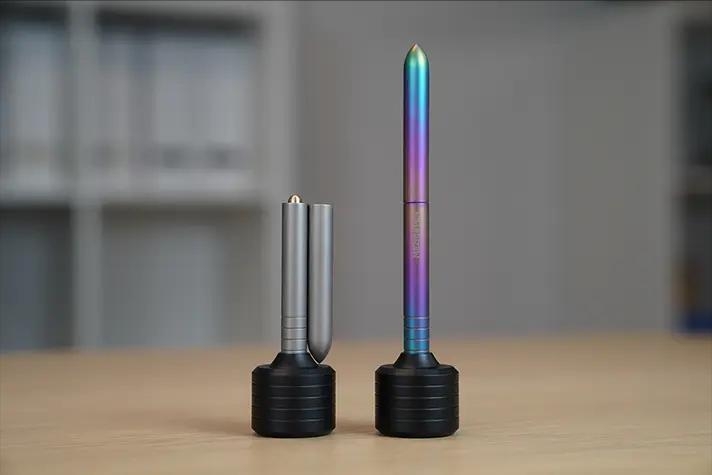 ペンスタンドでデスク回りをラグジュアリーに