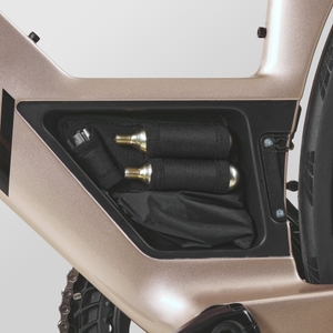 フレーム内蔵ツールボックス