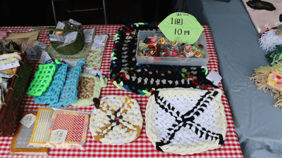 社会福祉団体による雑貨販売（昨年度の様子）