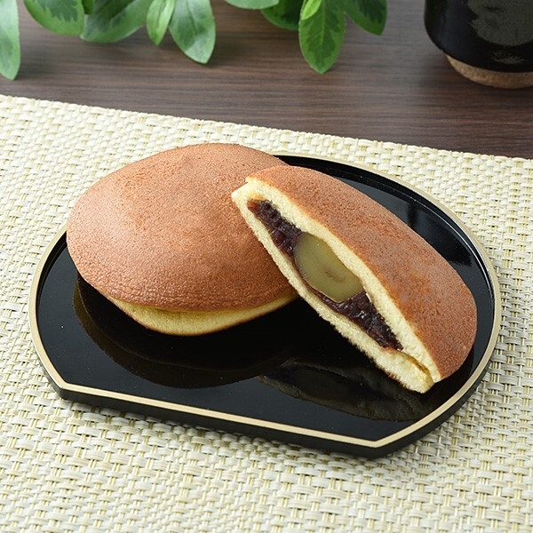 ファミマルSweets PREMIUM まるっと一粒栗どら焼き