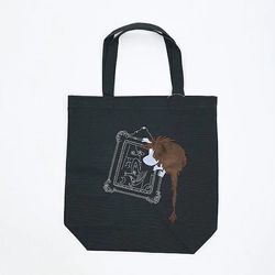 ひそかに人気を集める、ムーミンのご先祖さま。トートバッグになったので、モコモコを堪能したい~!