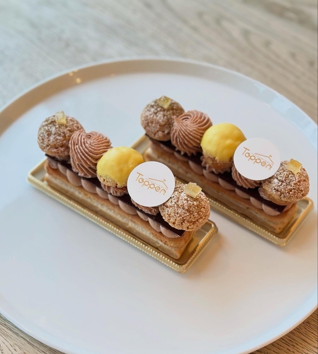 「Patisserie cafe Toppen」の「レモンとほうじ茶のサントノレ」 プティガトー 630円