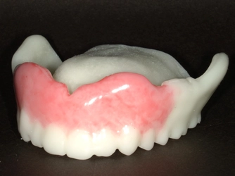 睡眠の質向上に繋がる柔らかい「おやすみ入れ歯」が 一年間で製作数2.5倍となったことを発表