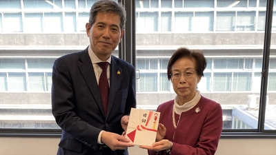 xt9stoj1weQLm6w4v82D.jpg?w=940&h=940