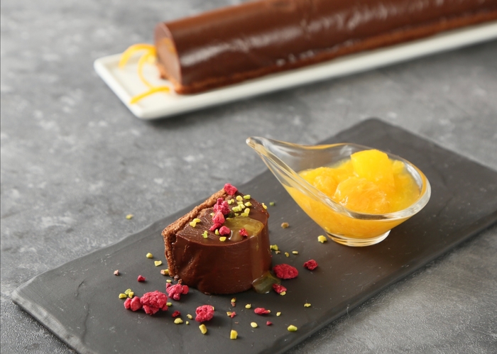 ランチタイム…ショコラテリーヌ(オレンジソース添え)