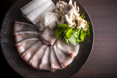 程よく脂ののった伊根鰤のしゃぶしゃぶ