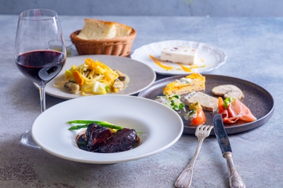 xzh09i14NTSVSZjYaDVN.jpg?w=940&h=940