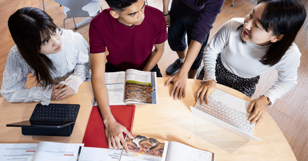 災害への備えを日米の学生が考える －防災備蓄食「アルファ米」を体験－