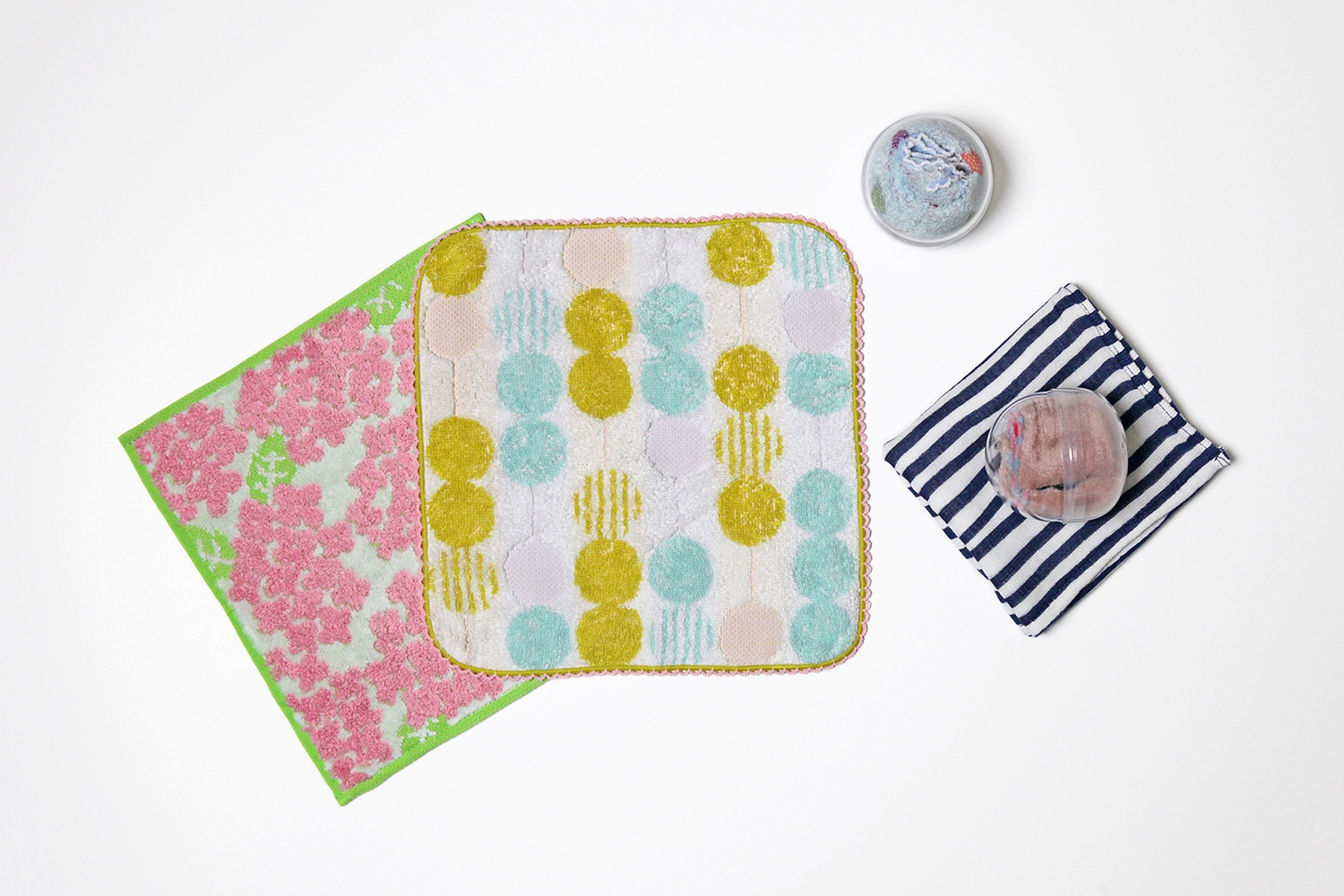 タオルがちゃの中身は660円相当のハンカチタオル ※写真はイメージ