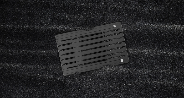 54パーツのギミック構造が生む、極上のメカニカル体験