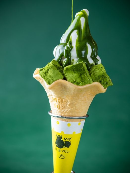 抹茶わらび餅ソフト(追い抹茶ソース付き) 550円(税込)