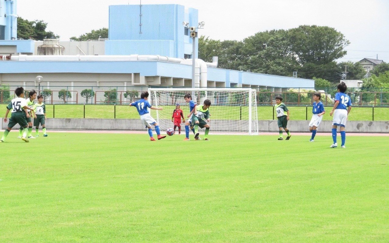 サッカー(一般1面、少年2面併用)でも利用できます。