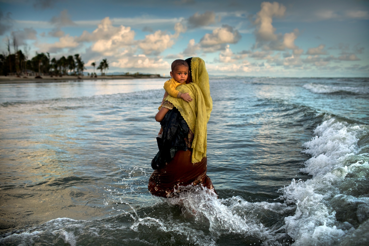 K.M. アサド(バングラデシュ、1983)《ロヒンギャ難民の大脱出》2017 (c)K.M. Asad