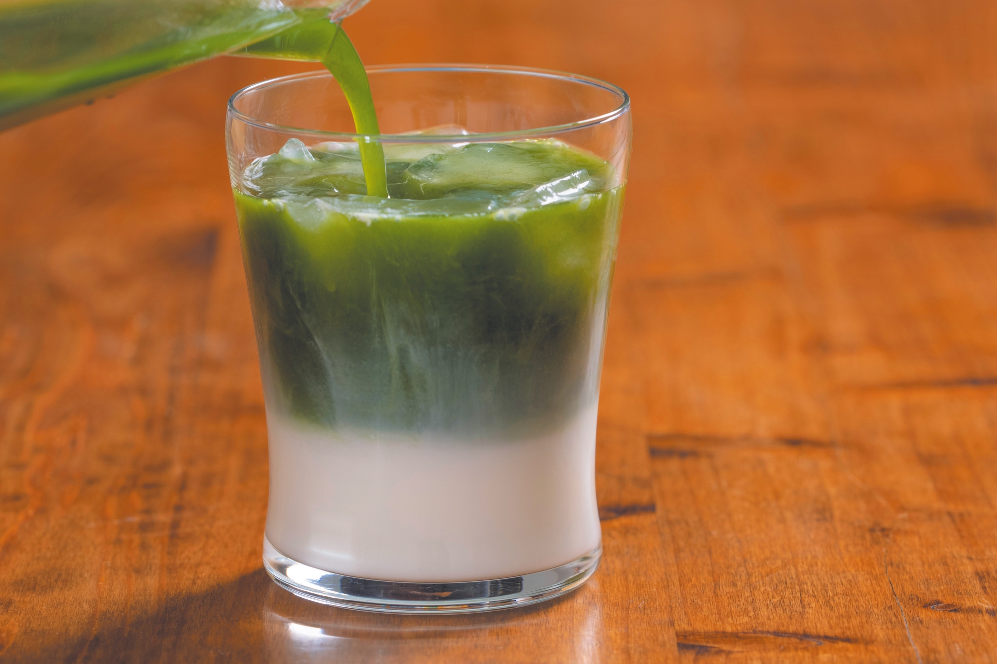 【"毎日飲みたい"を、続けやすく】
富士宮産桑粉「翠翠-suisui-」に
待望の30本入り大容量パッケージが新登場