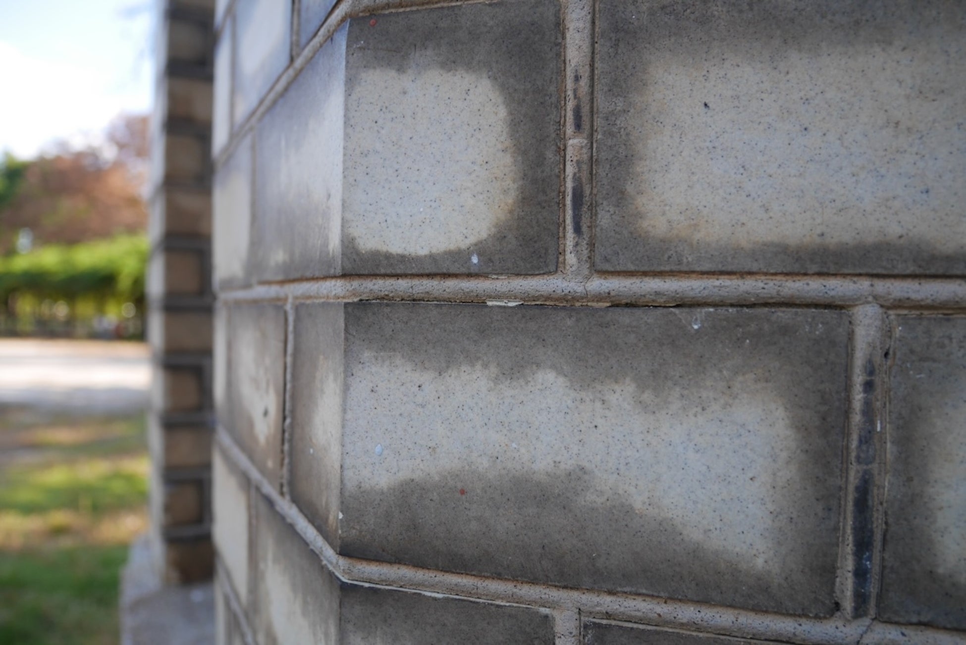 ふっくらとした「覆輪目地」