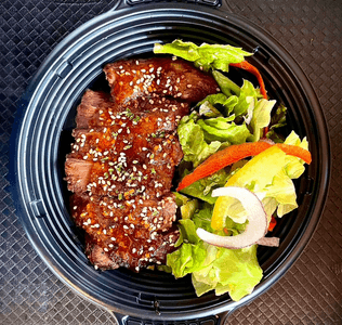 yLM8yFCC9kg5e8DzOhMz.png?w=940&h=940