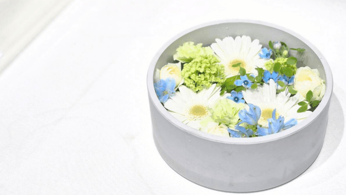 白・青系で涼やかな雰囲気