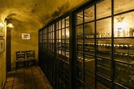 ワインカーヴのようなウォークインセラー