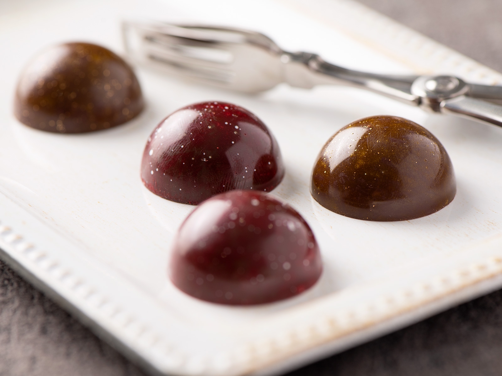 果実のみずみずしさを閉じ込めた、白砂糖不使用のギルトフリーショコラが新登場!低GIアガベシロップ仕立て【自然派スイーツショップQBGレディベア】