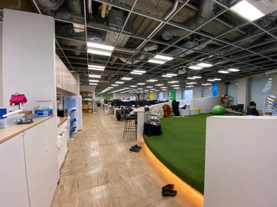 yWfHhCw0g5jJZfsGwjaC.jpg?w=940&h=940