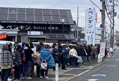ペンギンベーカリー泉佐野店オープンの様子