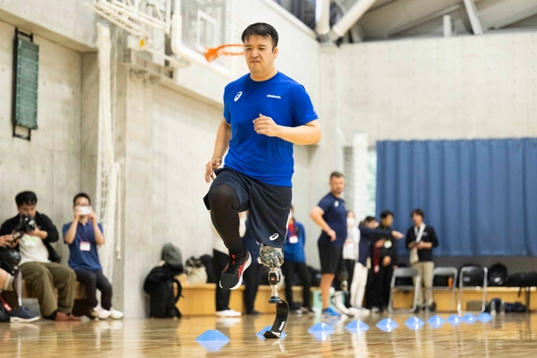義足で“走る喜び”を体感！世界のトップアスリートが直接指導 「ランニングクリニック2025」開催レポート