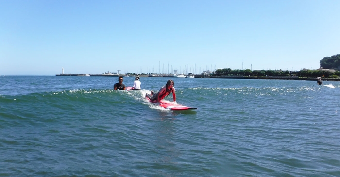 サーフィンスクールの様子