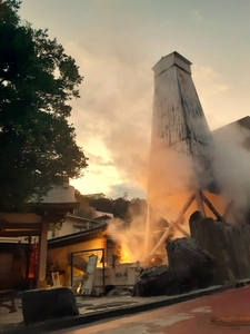 【旅行の一コマ部門】『弁財天と温泉やぐら』/はるる様
