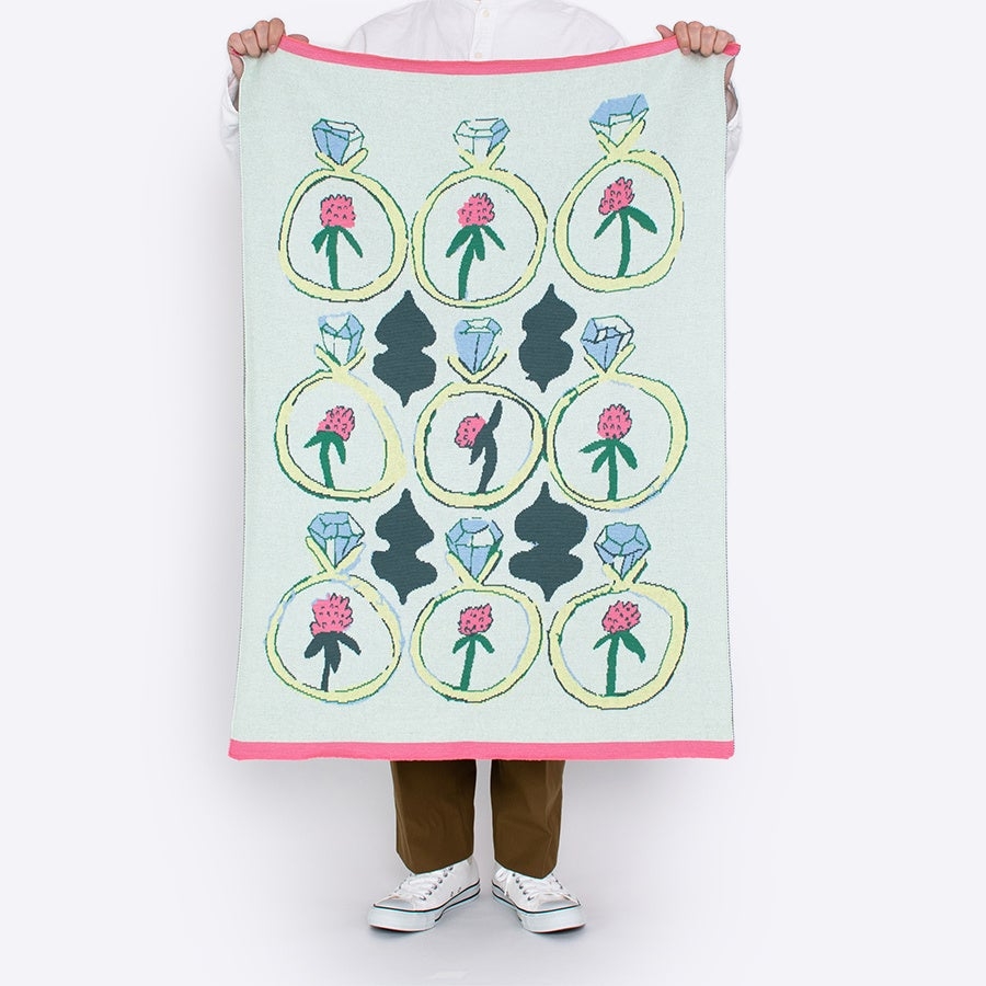 アートブランケット コットンブレンド | 指輪とお花 8,040円(税込 8,844円)