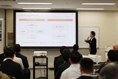 yvU5HsuFnUh4TkmJbDtM.jpg?w=940&h=940