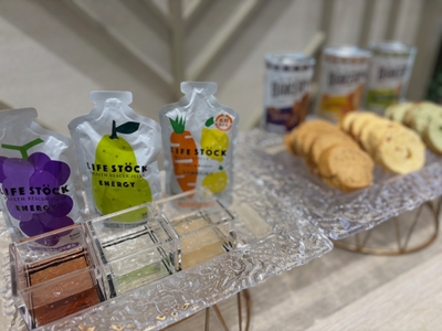 ゼリー飲料「ＬＩＦＥ ＳＴＯＣＫ」、缶詰めソフトパン