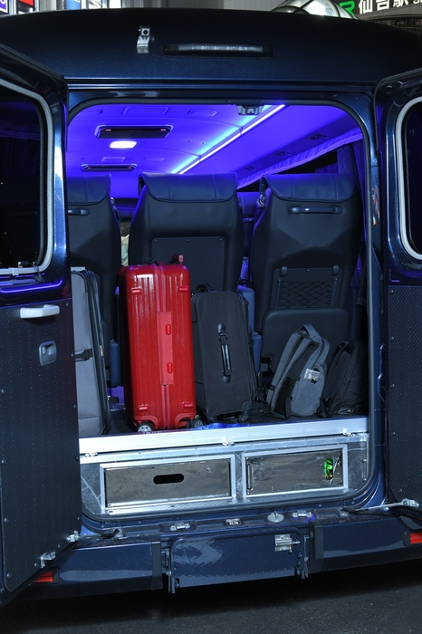 可動式の座席により、ゆとりあるトランクスペース確保が可能に