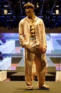 yyPN605j4WiZSUhrQn9O.jpg?w=940&h=940