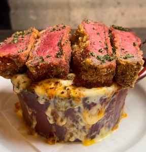 牛レアカツのボルケーノパスタ 2500円（税込）