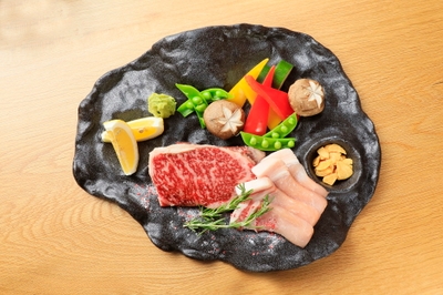 国産牛リブロース＆豚ロースを石焼で愉しむ会席